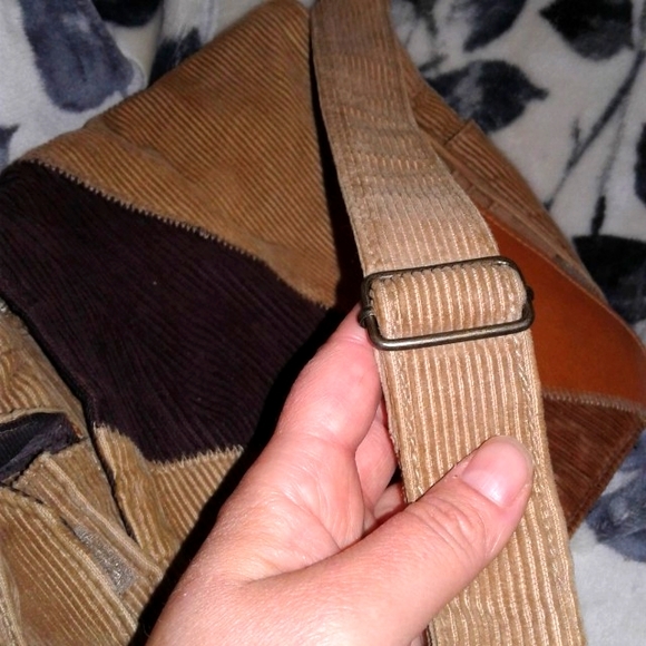 ⭐VINTAGE⭐Shoulder / Cross-Body Bag 👜 - Picture 5 of 16